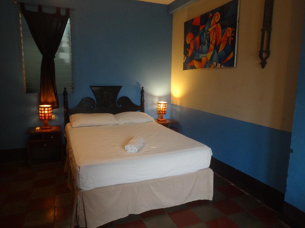Harvest House Nicaragua Hotel Leon Exterior photo