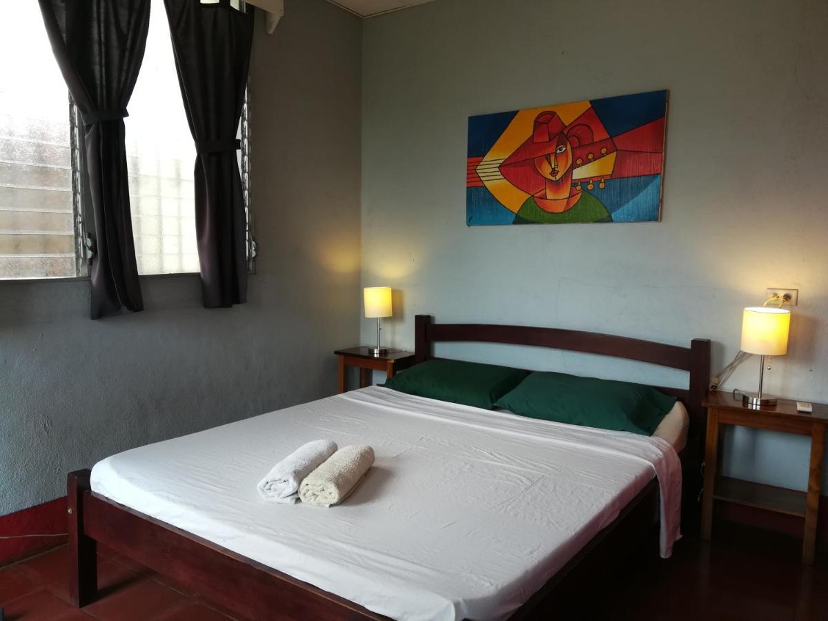 Harvest House Nicaragua Hotel Leon Exterior photo